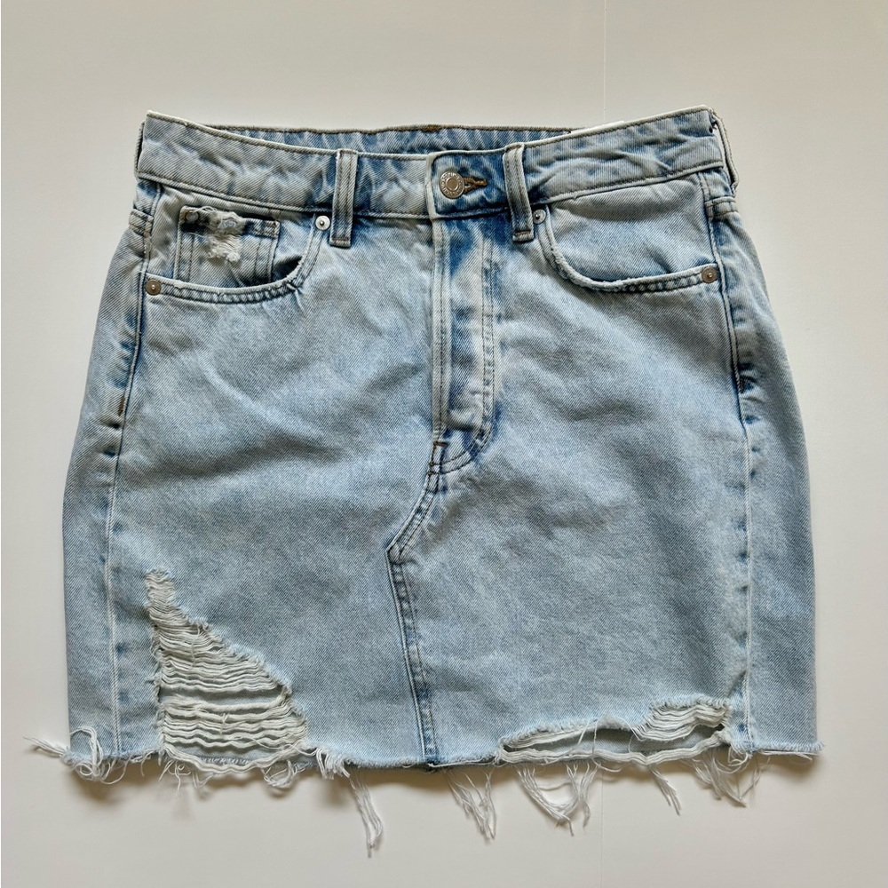 NWOT H&M Distressed Light Blue Denim Skirt Size 6